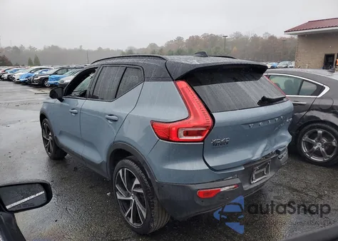 2020 Volvo Xc40 T5 R-Design z USA, uszkodzony, nr VIN YV4162UM5L2198933